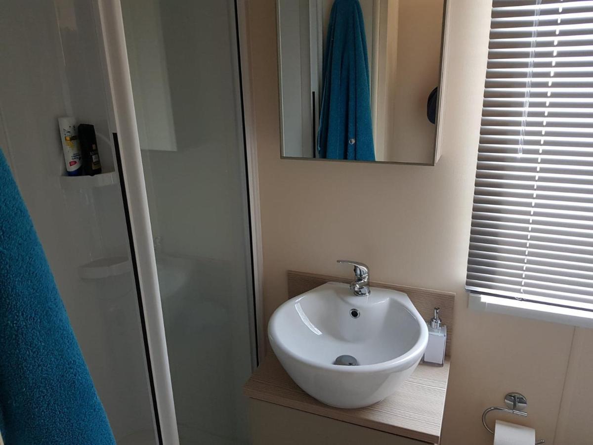 6 Berth Deluxe Caravan Palm Grove 42 Chapel Saint Leonards Exterior photo