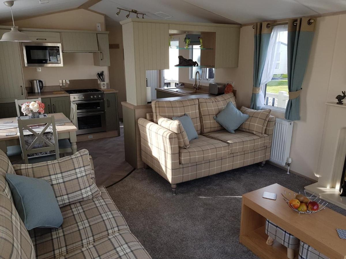 6 Berth Deluxe Caravan Palm Grove 42 Chapel Saint Leonards Exterior photo